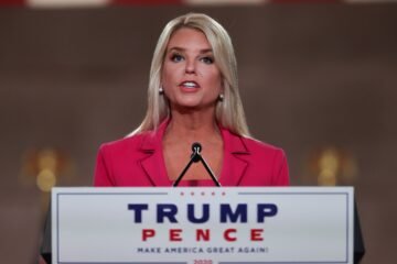 Trump elige a su aliada Pam Bondi para fiscal general tras la retirada de Matt Gaetz