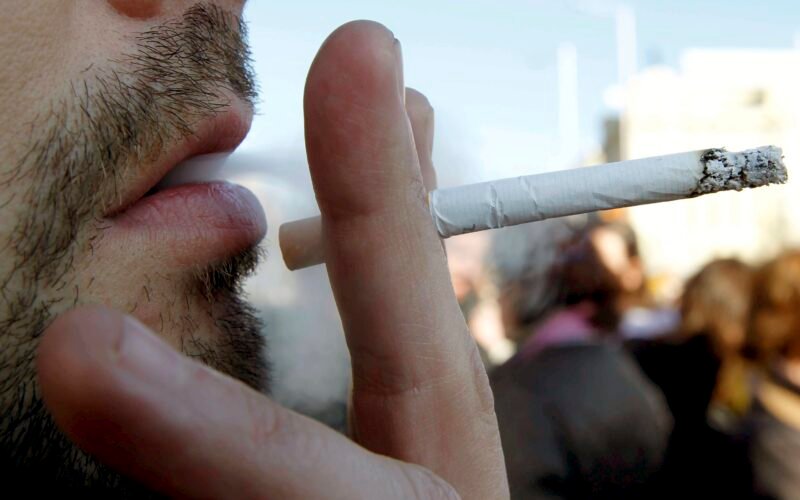 España registra en 2024 el menor consumo de tabaco de los últimos 30 años