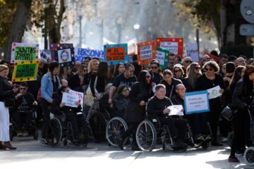 Miles de personas discapacitadas reclaman al Gobierno andaluz una mejor financiación: “Estamos sufriendo recortes”