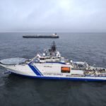 Finlandia detiene un barco vinculado a Rusia sospechoso de dañar varios cables submarinos en el Báltico