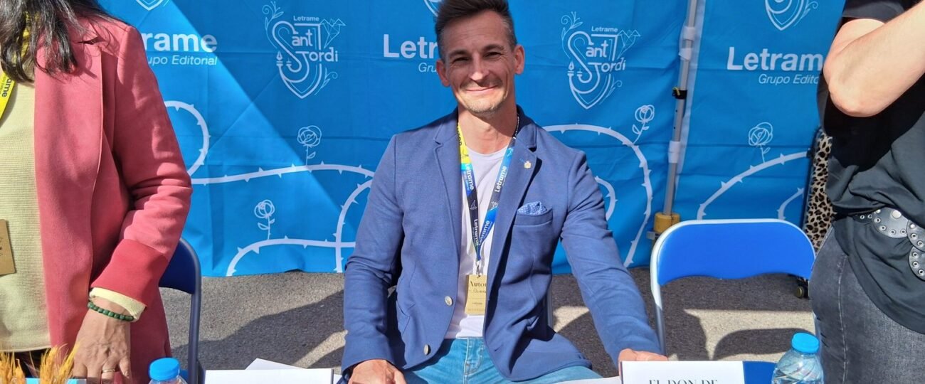 Donovan Creek presentó su obra en Sant Jordi 2025: Un testimonio de superación y crecimiento personal