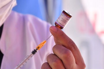 Tiomersal, el compuesto que evitan los antivacunas no está en las dosis del calendario vacunal en España: «No se emplea desde 2010»