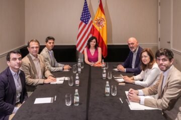 Ayuso cede y negociará con los rectores su controvertida ley de universidades