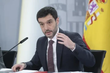 El Parlamento Europeo ratifica que el cobro del equipaje de mano es ilegal y complica la reforma del reglamento que lo respalda