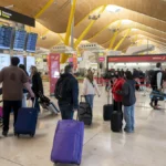 La Justicia suspende cautelarmente la multa de Consumo contra cinco aerolíneas por cobrar el equipaje de mano