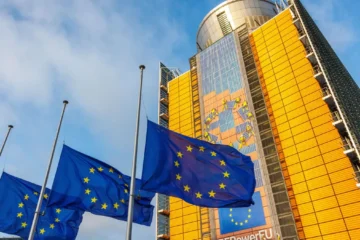 La UE advierte al Gobierno de Sánchez que solo BCE y Competencia pueden pronunciarse sobre fusiones bancarias