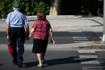 Buenas noticias para los jubilados: si tienes la pensión en estos bancos, recibirás la paga extra este martes