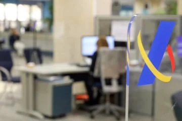 Último día para presentar la Renta 2024-2025: no hacerlo te pondrá en el foco de las «cartas del miedo» de Hacienda
