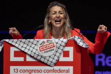 Díaz vuelve a amenazar a los empresarios: «La reducción de jornada va a salir porque mandan los ciudadanos»