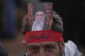 Última hora del conflicto en Oriente Próximo, en directo | Jameneí reaparece tras la crisis y advierte a EE UU de que Irán “responderá si es atacada”