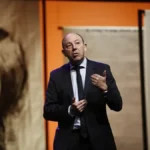 Gonzalo Bernardos, economista: «Pronto verás al yesero cobrar 5.000 euros por falta de mano de obra en España»