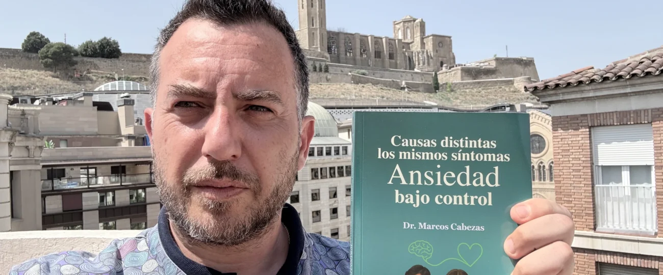 Marcos Cabezas transforma su experiencia clínica en una guía terapéutica para vencer la ansiedad