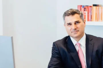 Pedro Escudero, inversor: «No guarden mucho dinero en efectivo. Se lo va a comer la inflación»