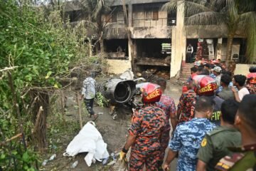 Al menos 25 niños mueren en el choque de un avión militar con un colegio en Bangladés