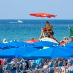 Récord de españoles de vacaciones en julio: un tercio se va ya este mes