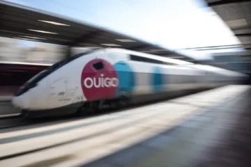 Ouigo contacta con CAF y Talgo para comprar trenes con los que llegar a Asturias y Galicia pero lo ve difícil: «Renfe tiene garantizado su monopolio otros cinco años»
