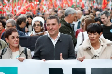 La familia de José Ignacio Ustaran lamenta que «se ensalce a Otegui como hombre de paz»