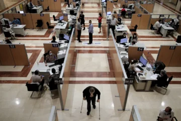 Cambian las oposiciones para los cuerpos superiores: criba previa, dos años de máster obligatorio y examen final