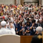 El papa León XIV llama a los ‘influencers’ católicos a “romper la lógica de la polarización” para vencer “las ‘fake news’ y la frivolidad”