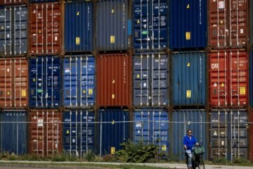 La UE se prepara para el peor escenario en la guerra comercial con Trump