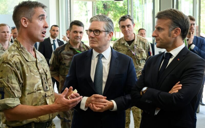 El Reino Unido y Francia pactan por primera vez coordinar su capacidad de disuasión nuclear