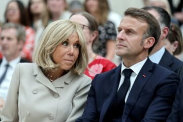 Macron demanda a una ‘influencer’ en Estados Unidos por asegurar que su esposa nació hombre