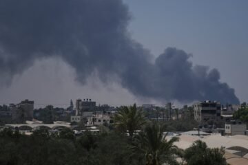 Última hora del conflicto en Oriente Próximo, en directo | Tropas israelíes atacan una sede de la OMS en Gaza y detienen a varios empleados