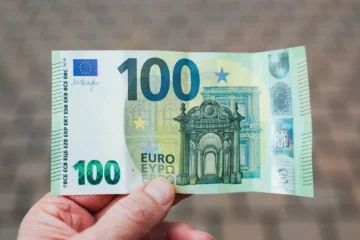 Torsten Slok, economista, hace saltar todas las alarmas: «Hay un 90% de recesión este 2025»