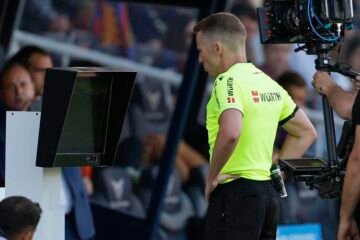 Novedades con el VAR en LaLiga: menos intervencionista y con un cuerpo específico de árbitros