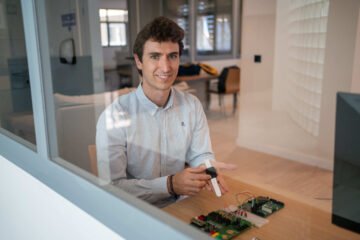 Un investigador español crea una pulsera inteligente para monitorizar la epilepsia