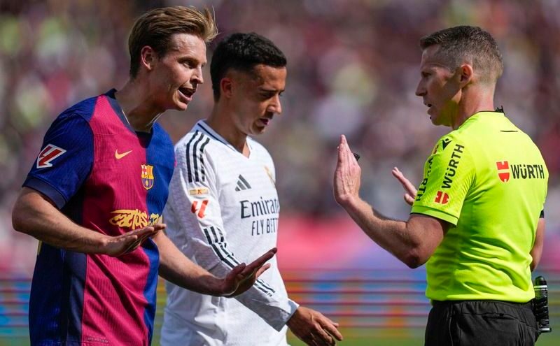 Cambios en el arbitraje: los árbitros de fútbol ‘pierden’ su segundo apellido