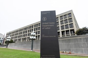 Trump nombra a un halcón responsable de la agencia de estadísticas que compila los datos de inflación y empleo
