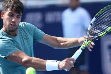 Alcaraz sofoca la reacción de Rublev para alcanzar las semifinales de Cincinnati