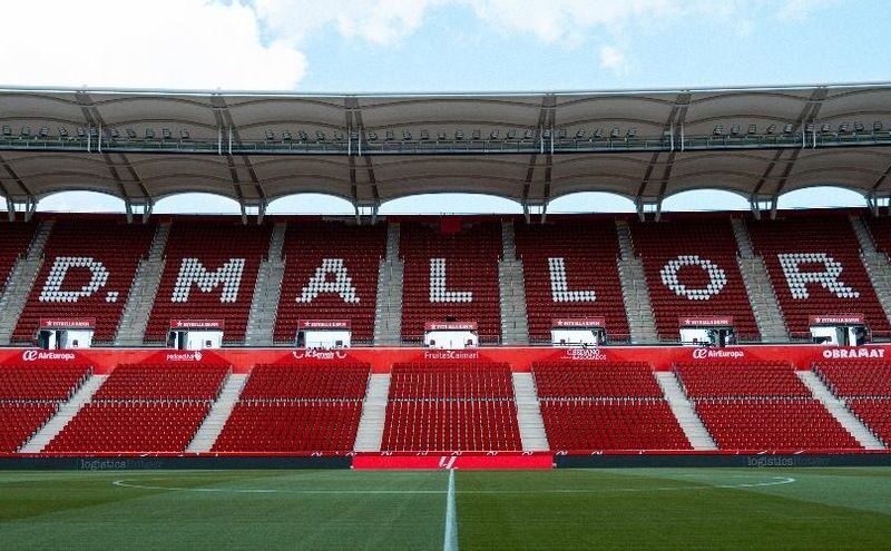 La EMT refuerza sus servicios para el partido entre el RCD Mallorca y el FC Barcelona de este sábado