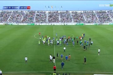 Betis y Como, un amistoso a puñetazo limpio