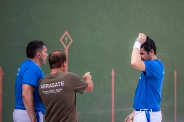 Jagoba Arrasate se estrena como botillero en el Frontón de Sineu