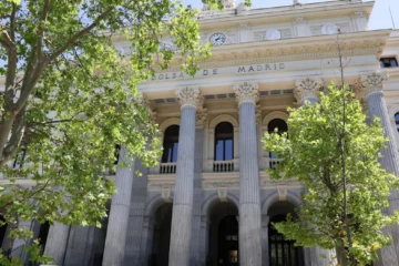 La OPA mantiene en vilo al Ibex 35