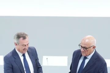 Segundo golpe a la opa de BBVA: los accionistas de Sabadell aprueban la remuneración extraordinaria de 2.500 millones por TSB
