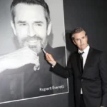 Rupert Everett denuncia haber sido despedido de ‘Emily en París’ sin ninguna explicación