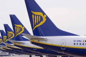 Huelga en Ryanair en pleno puente de agosto: los sindicatos convocan 22 paros en el handling de Barajas