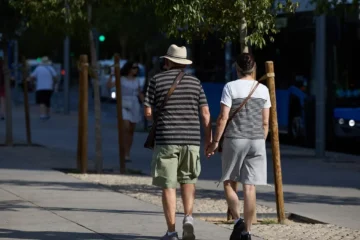Un camarero en paro critica a los jóvenes antipensiones: «Se les debería caer la cara de vergüenza»
