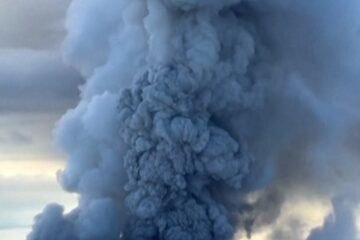 El volcán Krasheninnikov entra en erupción por primera vez en 600 años, tras el terremoto en Rusia