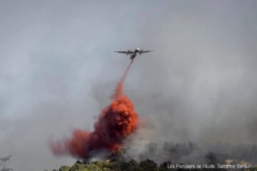 Un muerto y nueve heridos en un violento incendio en el sur de Francia que ha arrasado 13.000 hectáreas