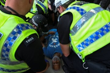 La policía británica detiene al  menos a 466 personas en Londres por apoyar al grupo Acción Palestina