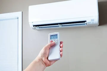 Precio de la luz hoy, lunes 4 de agosto, por horas: cuándo encender el aire
