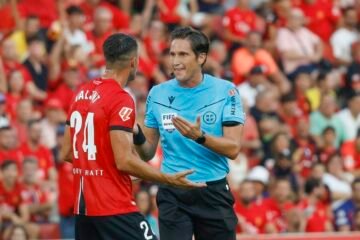 La doble vara de medir de un árbitro que destrozó al Mallorca