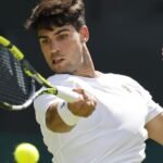 Alcaraz duda ante Dzumhur en su regreso, pero avanza en Cincinnati