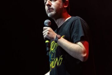 El cómico David Navarro llega en octubre al Revellín