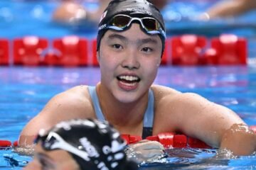 El extraordinario caso de Zidi Yu, la china de 12 años que nada 15 kilómetros diarios y deslumbra al mundo