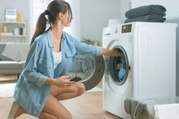 A qué hora poner la lavadora hoy para pagar menos luz